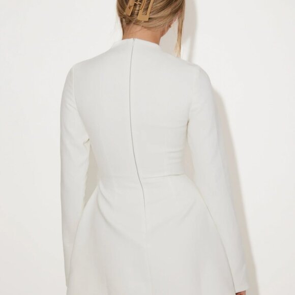 NWT Odd Muse The Ultimate Muse Split Sleeve Mini Dress, White Size Small - Picture 2 of 9